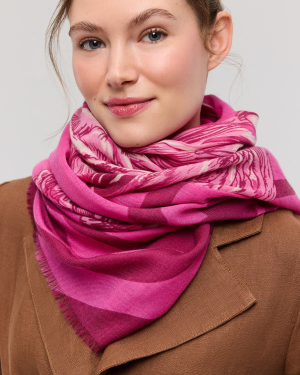 Écharpe laine merinos motif animalier rose - Mysterra