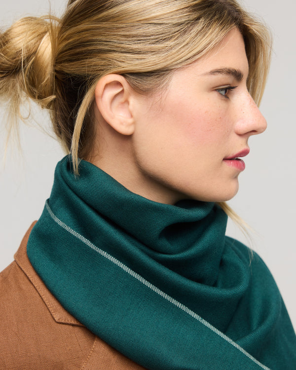 Detail of Merino Wool Scarf Solstice solid green – Princess and Dragon Montreal