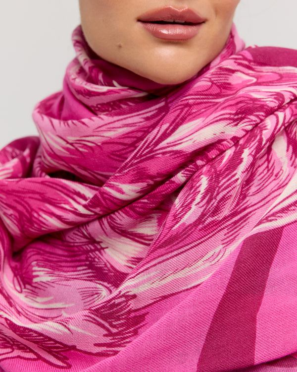 Merino wool scarf featuring an owl design, hand-applied animal pattern in rich pink tones, crafted by Princesse & Dragon. Feminine and elegant accessory.