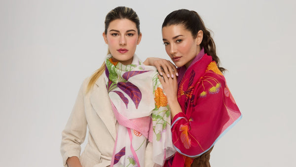 Idée cadeau fête des mères : offrir des fleurs mais sur un foulard!