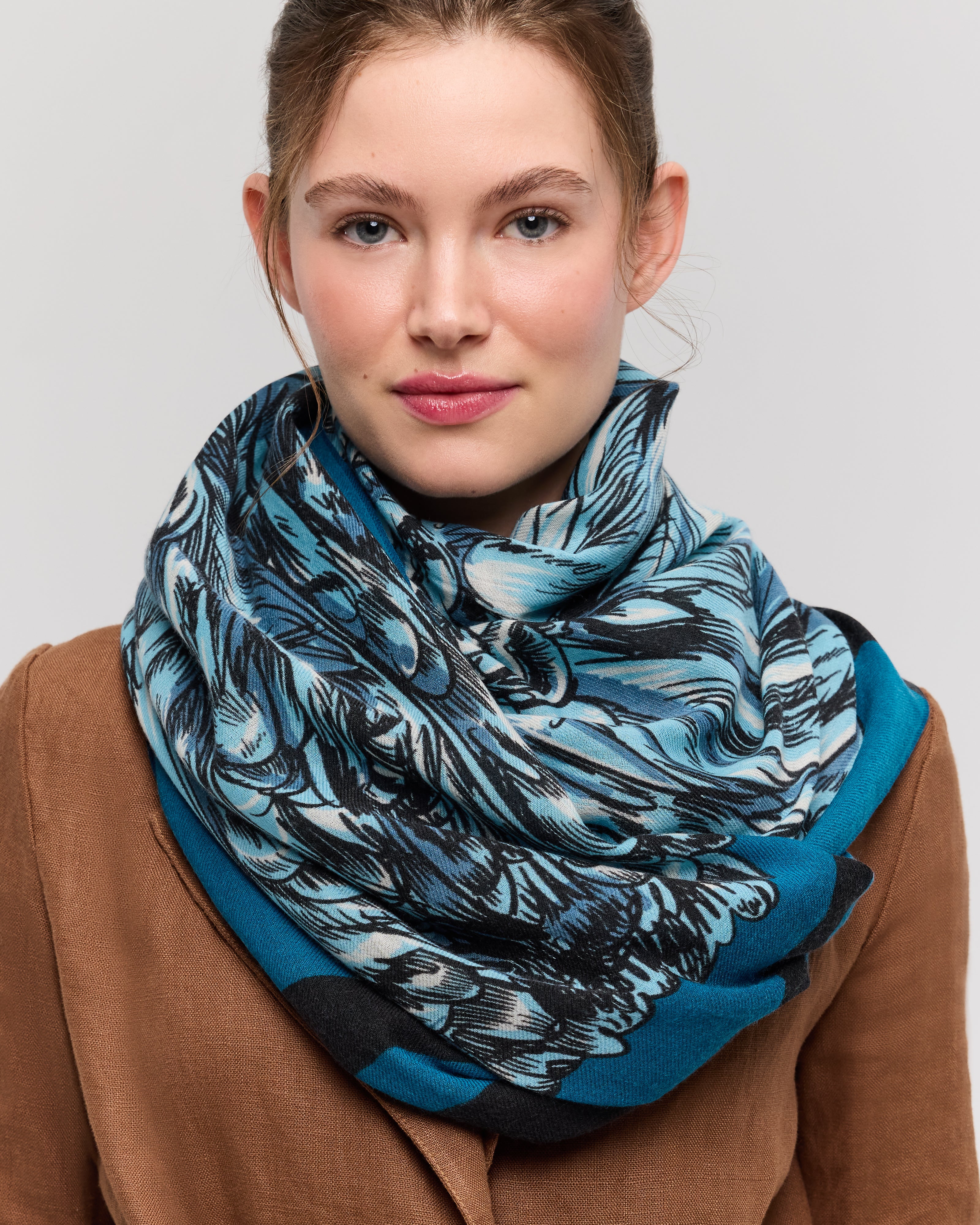 Chaud Imprime Echarpe Armand Thiery Femme Les Plus Beaux Foulards