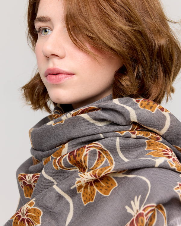 Floral merino wool scarf in gray and amber - Lily