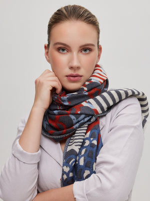 foulard-laine-mérinos-bleu-cognac-écharpe-Céleste-relief-chevron-motif-coloré