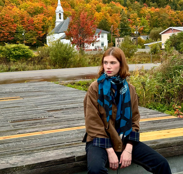 Blue Merino Wool Scarf with Animal Pattern - Mysterra