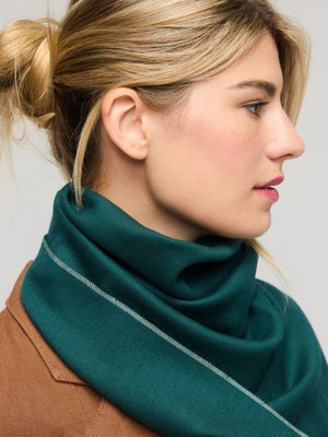 Detail of Merino Wool Scarf Solstice solid green – Princess and Dragon Montreal