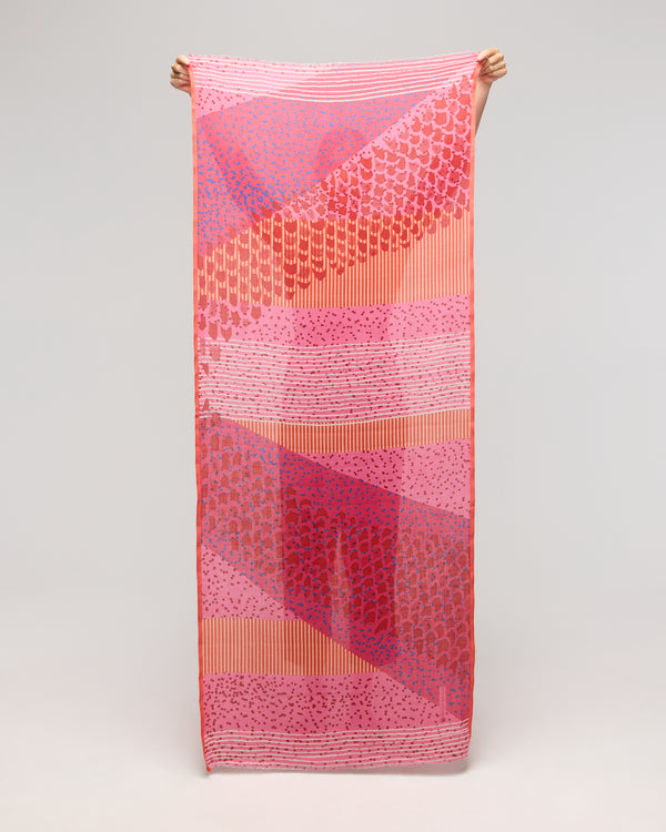 Écharpe en laine mérinos rose à motifs graphiques – Princesse & Dragon Montréal 