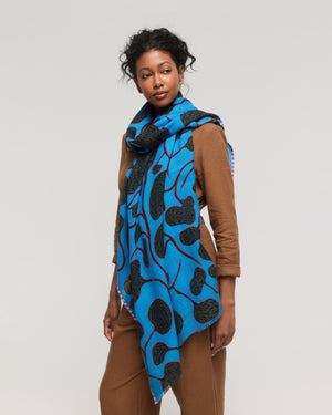 Écharpe en laine mérinos bleue à motifs floraux – Princesse & Dragon Montréal