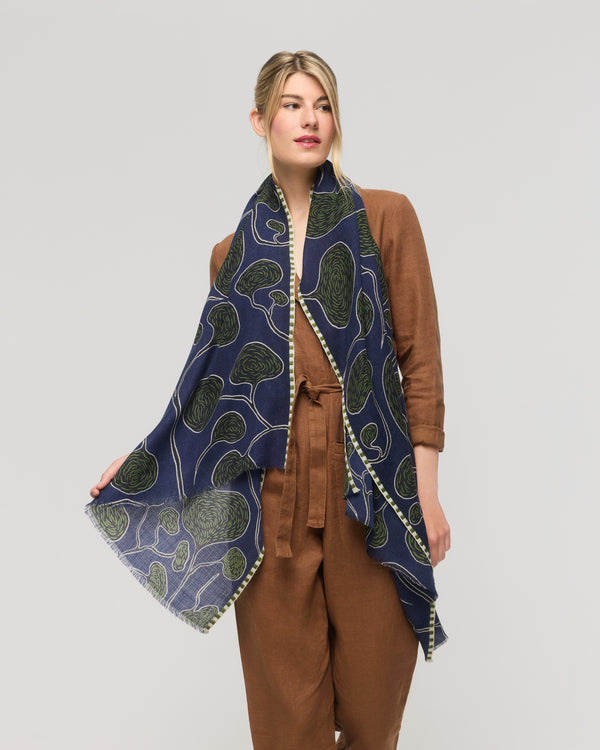 Écharpe en laine mérinos bleue à motifs graphiques – Princesse & Dragon Montréal