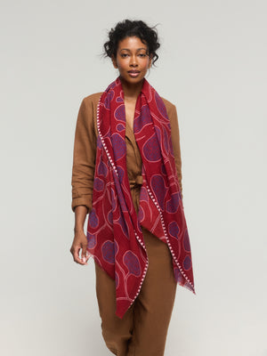 Écharpe en laine mérinos bordeaux et violet à motifs floraux – Princesse & Dragon Montréal