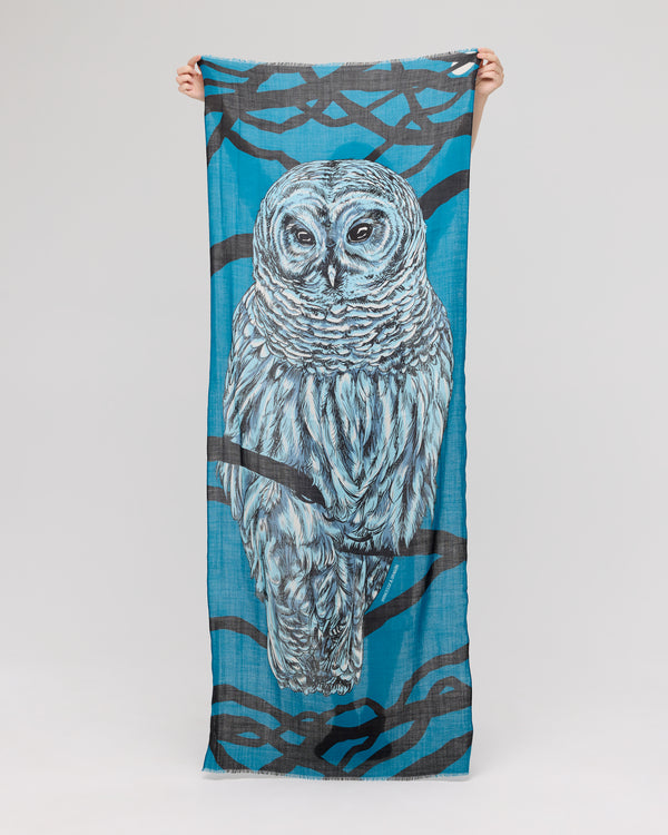 Merino scarf featuring a majestic owl pattern, hand-detailed for an elegant and refined look, made by Princesse & Dragon.