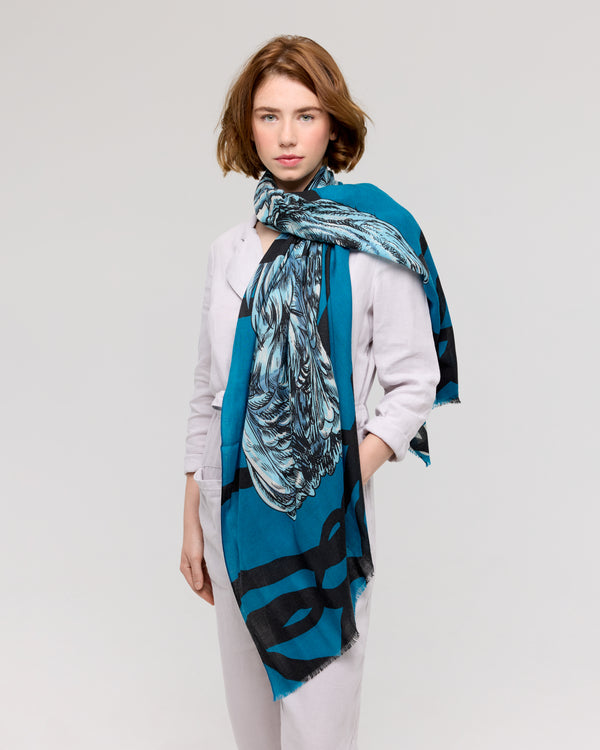 Foulard en laine mérinos avec motif de chouette, design animalier minutieusement tissé à la main, fabriqué par Princesse & Dragon. Accessoire féminin et sophistiqué.