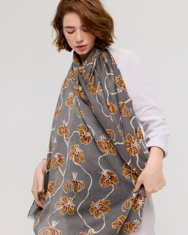 Floral merino wool scarf in gray and amber - Lily