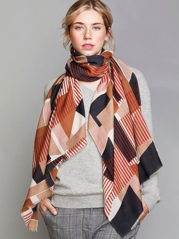 Studio Sale Escale - Black, beige and red scarf